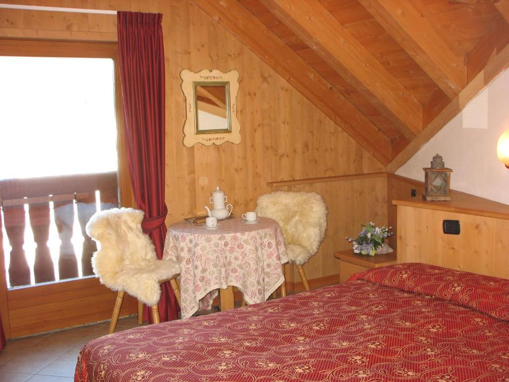 Hotel Cevedale Santa Caterina Valfurva Szoba fotó